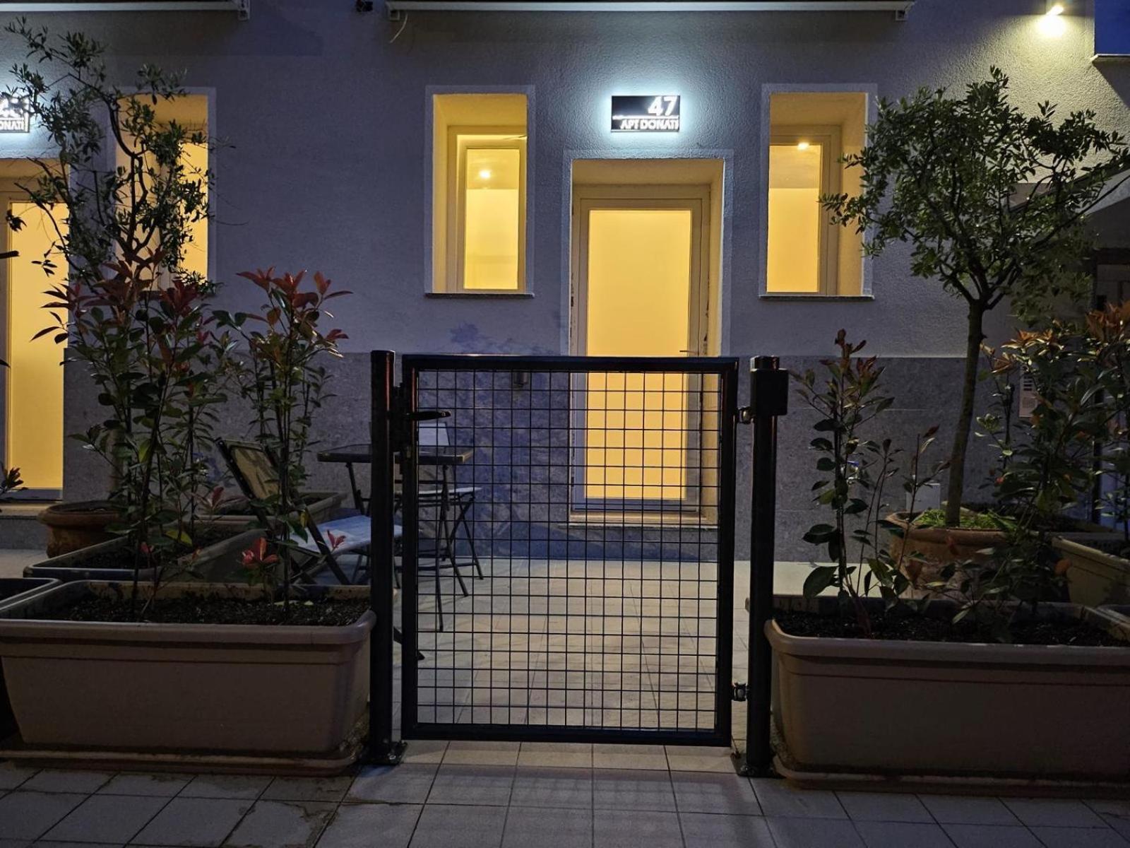 Apt Donati Home, Modernita E Comfort Con Parcheggio Gratuito Privato E Spazio Esterno Privato Кассано-д'Адда Номер фото